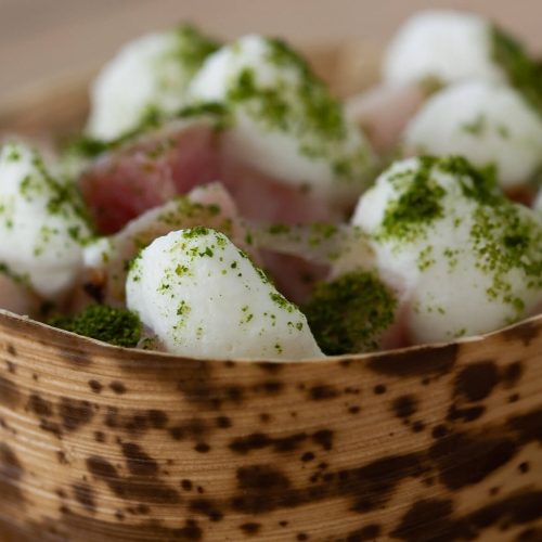 Crème fouettée Label Rouge à l’Ail des Ours sur lard grillé