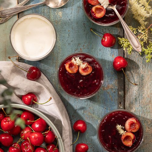 PANNA COTTA VANILLE ET SON COULIS DE CERISES