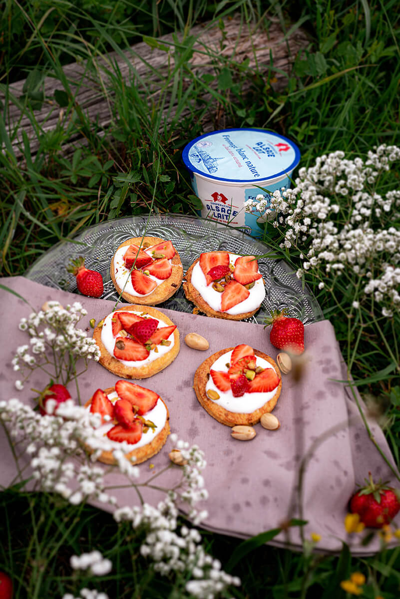 alsace-lait-sable-pistaches-fraises-1