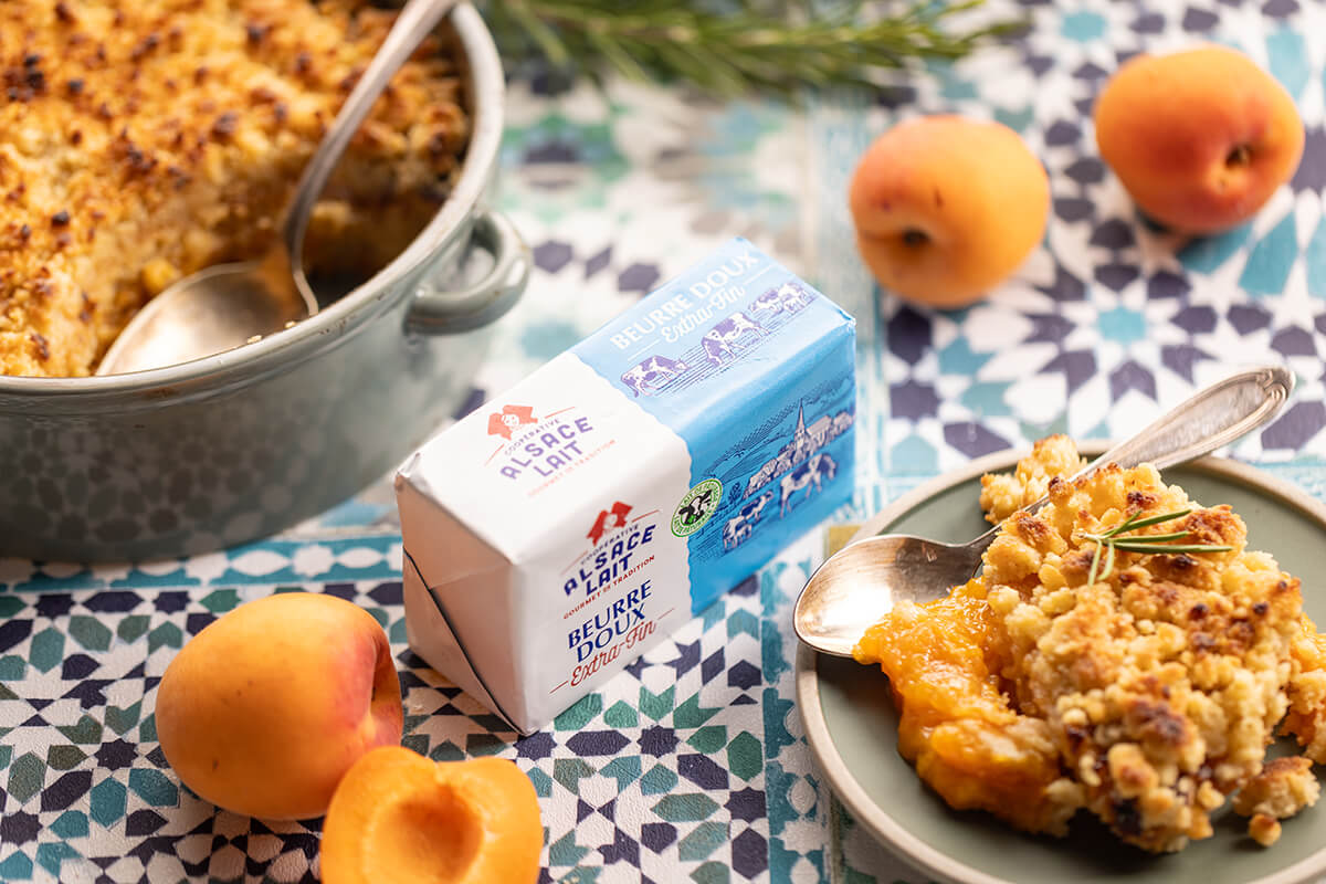 crumble-aux-abricots-et-romarin111